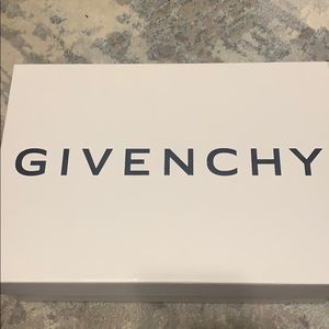 Brand new Givenchy women’s sneakers!!